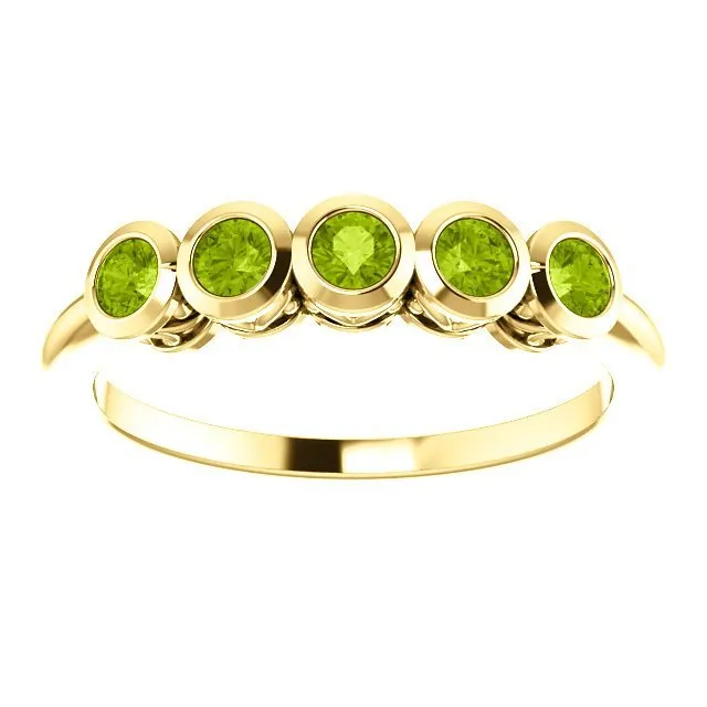 14KT GOLD .45 CTW ROUND PERIDOT BEZEL-SET 5 STONE RING