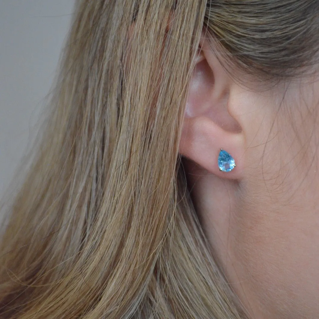 1.50ct Blue Topaz 14K Gold Stud Earrings