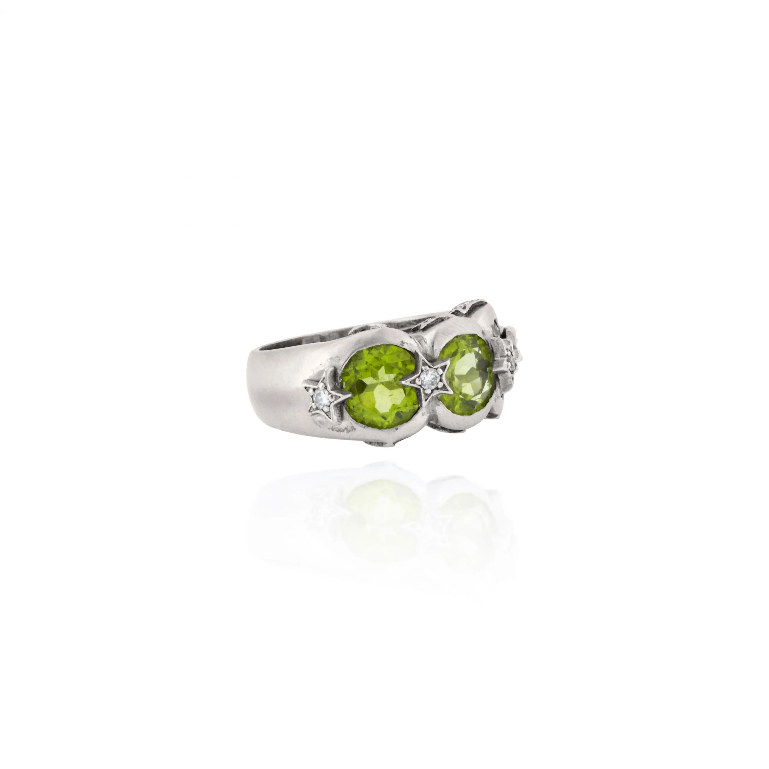 18kt White Gold Peridot Ring