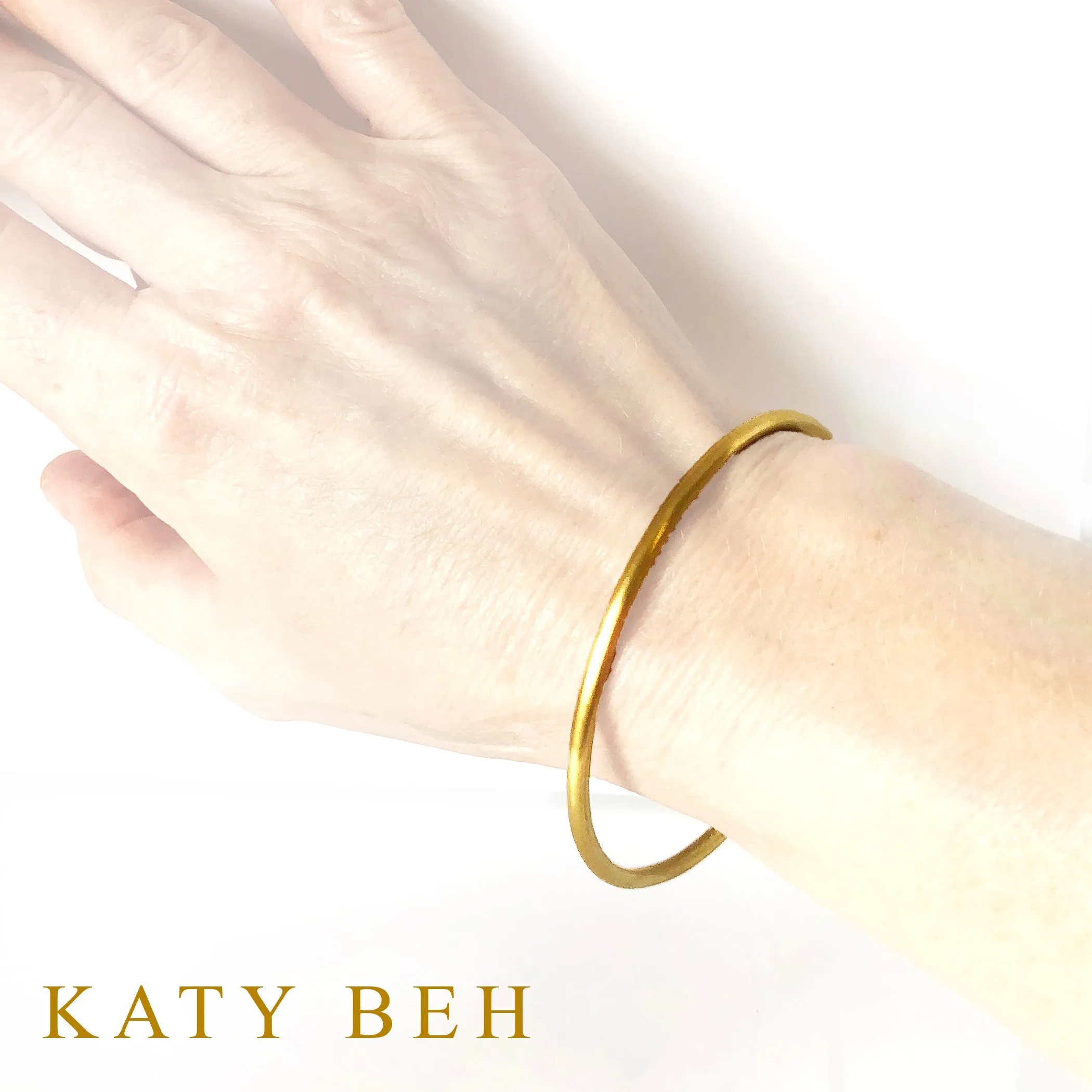 22k Gold Round Bangle Bracelet