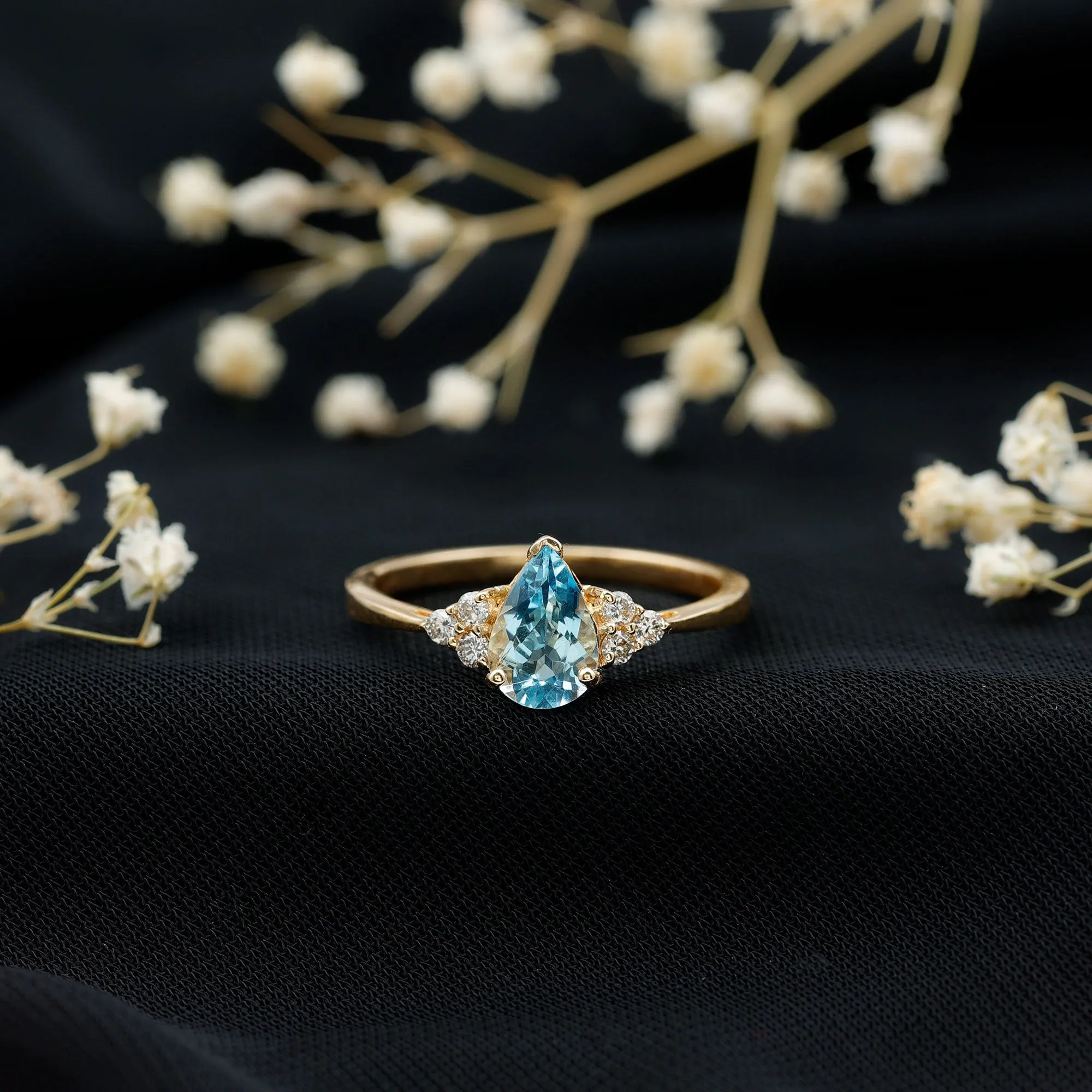 3/4 CT Aquamarine Solitaire Engagement Ring with Diamond Trio