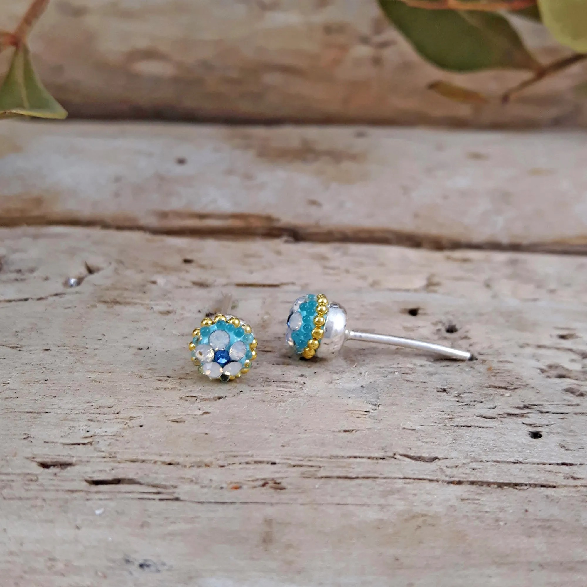 Allegra Tiny Daisy Dream Stud Earrings