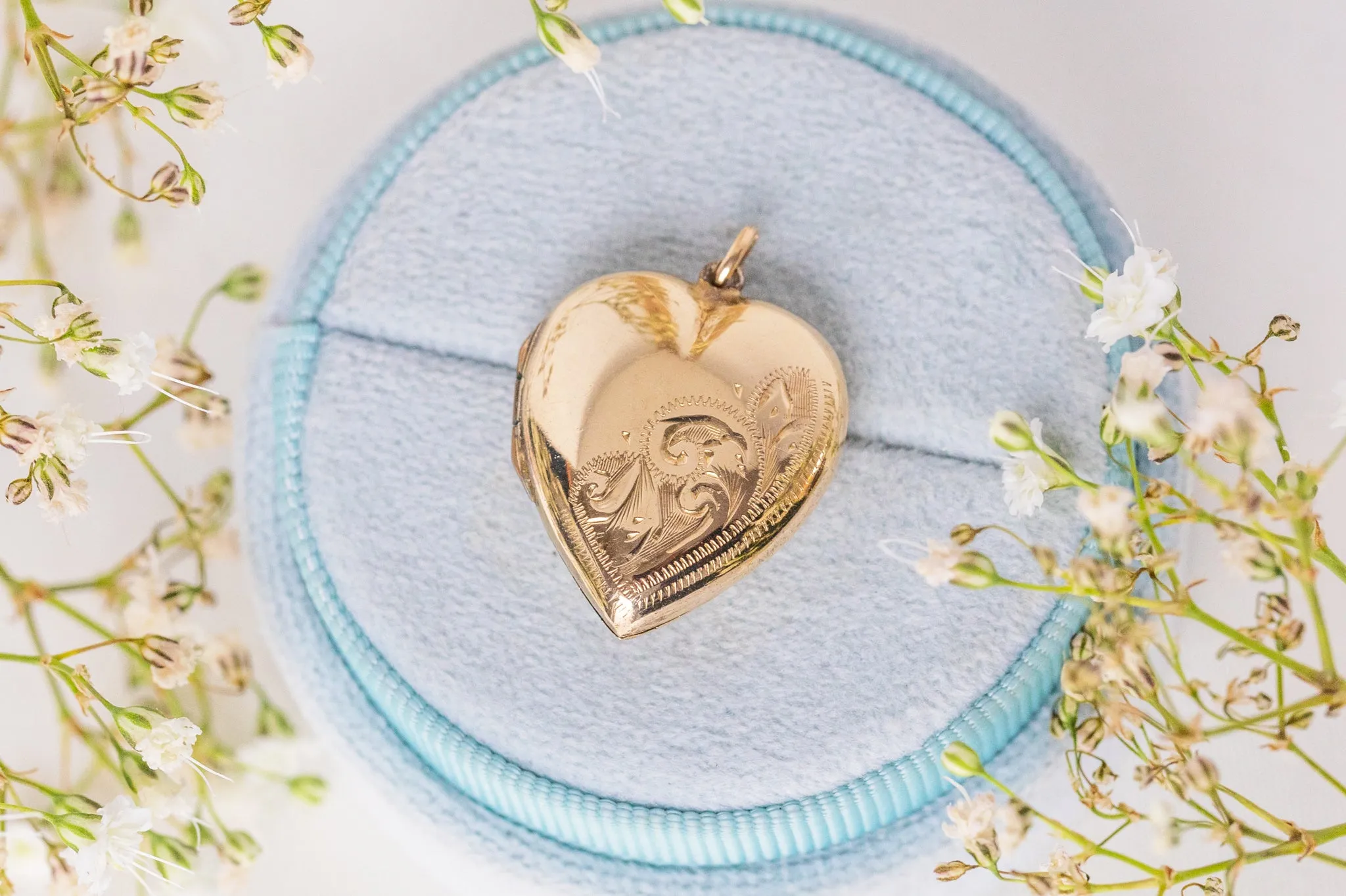 Antique 9ct Gold Engraved Heart Locket