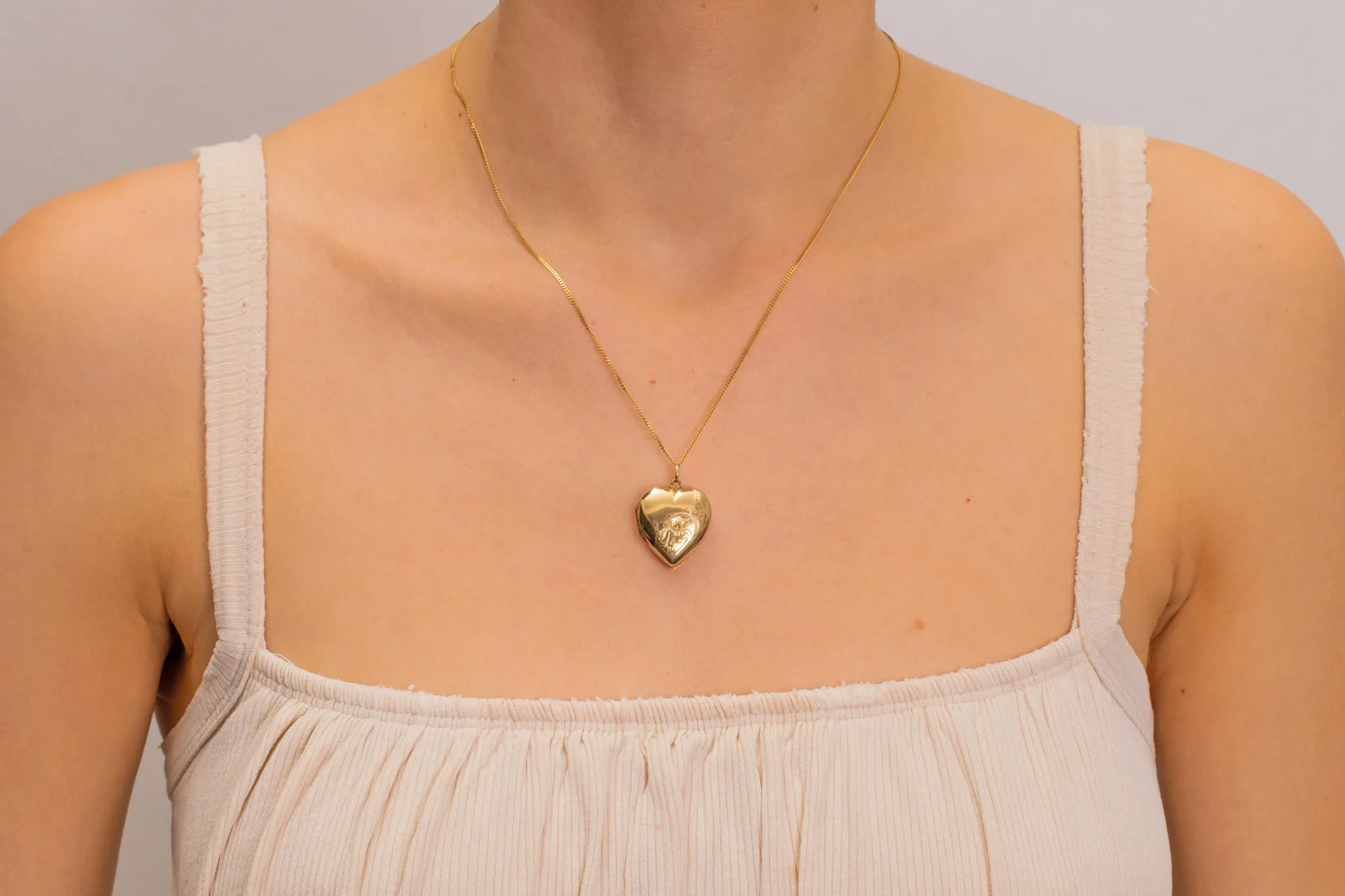 Antique 9ct Gold Engraved Heart Locket