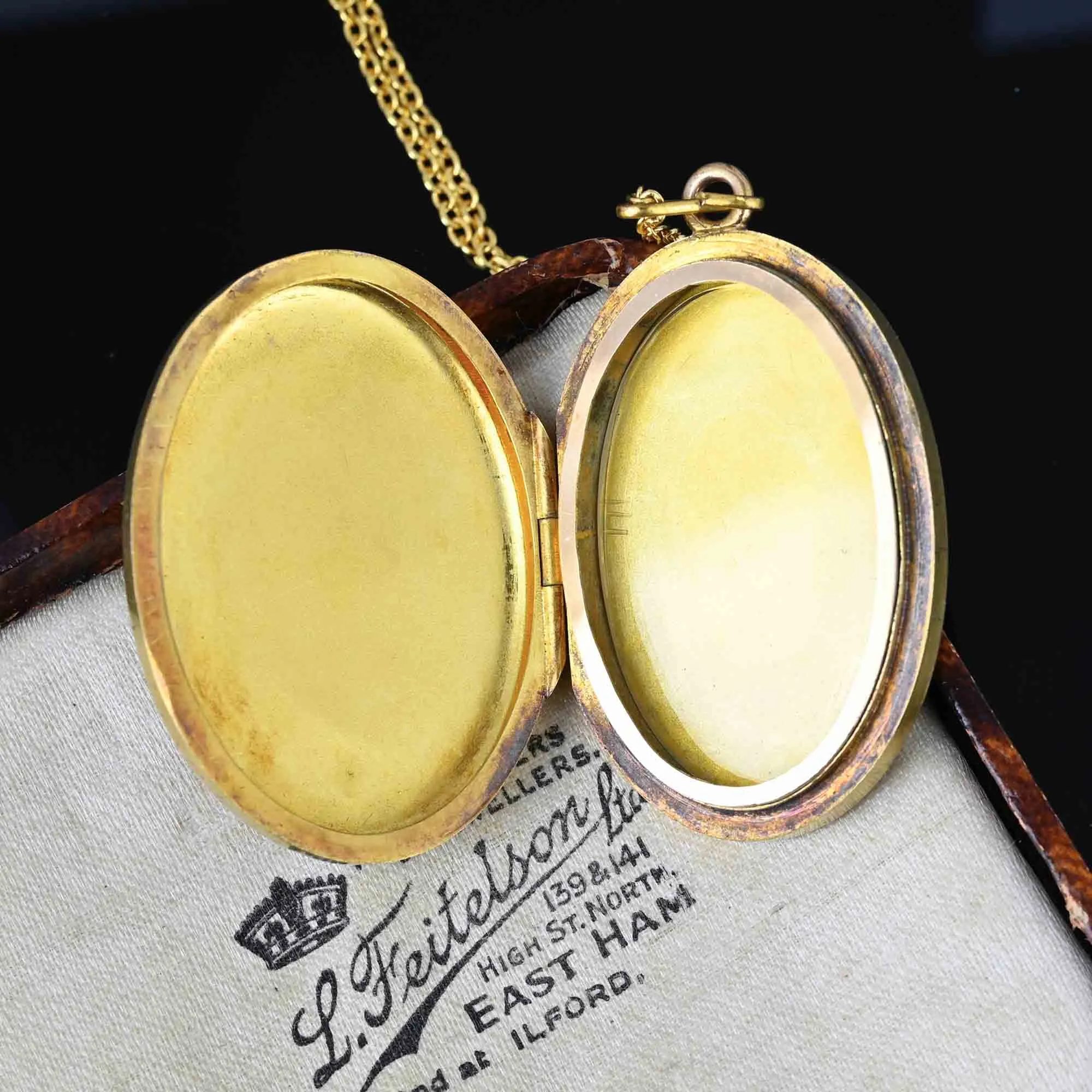 Antique Victorian Etruscan Style 14K Gold Oval Photo Locket