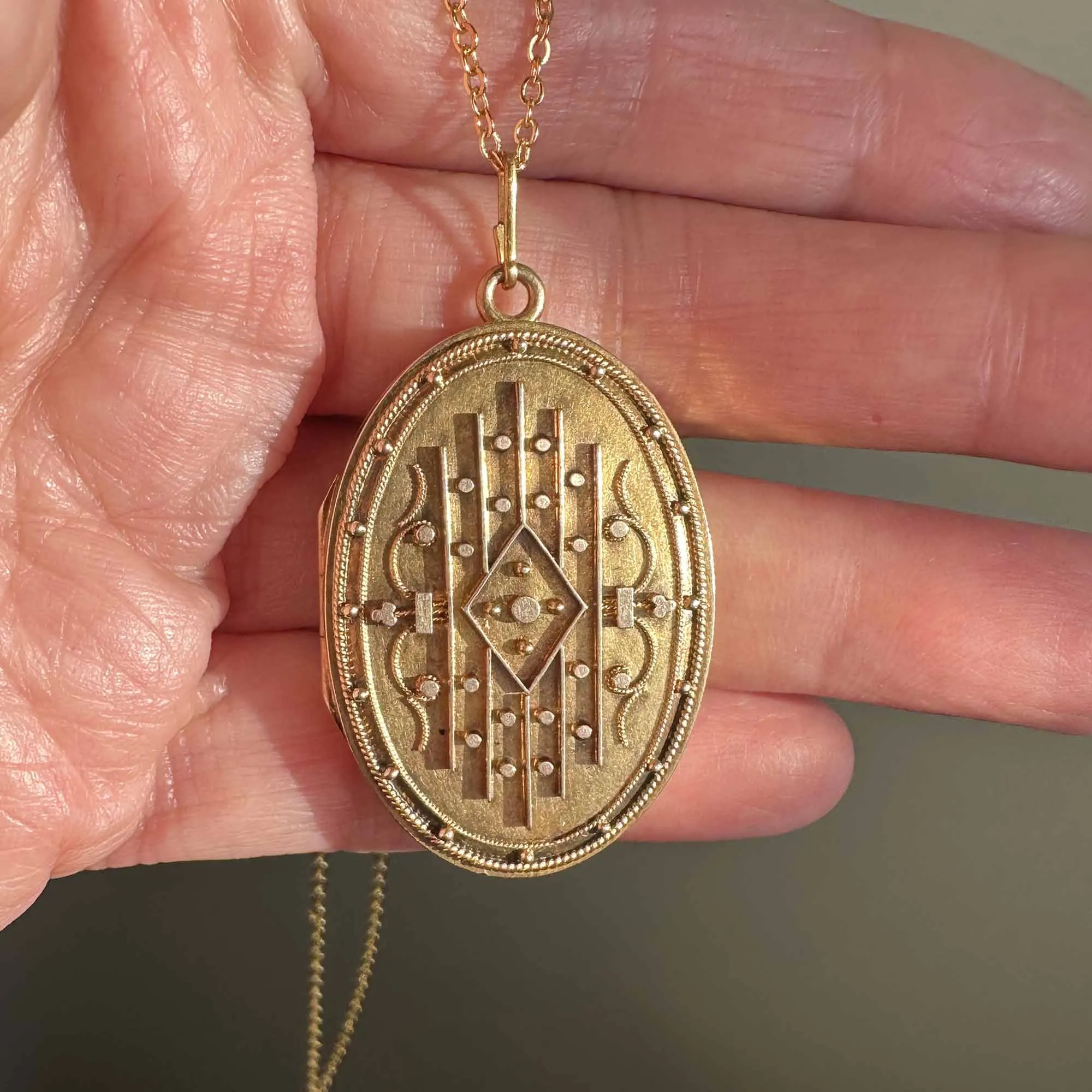 Antique Victorian Etruscan Style 14K Gold Oval Photo Locket