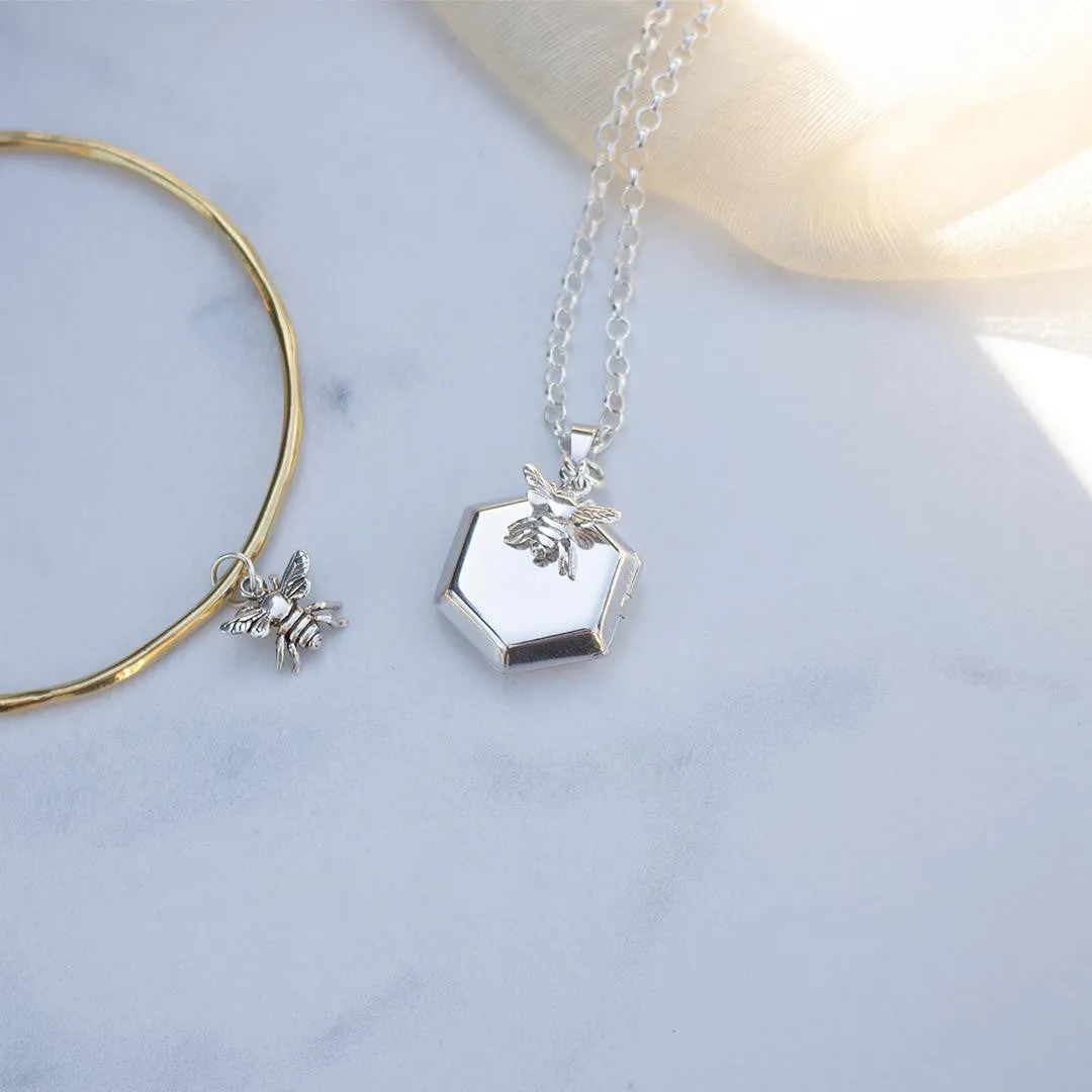 Bee Locket White Gold   Photos