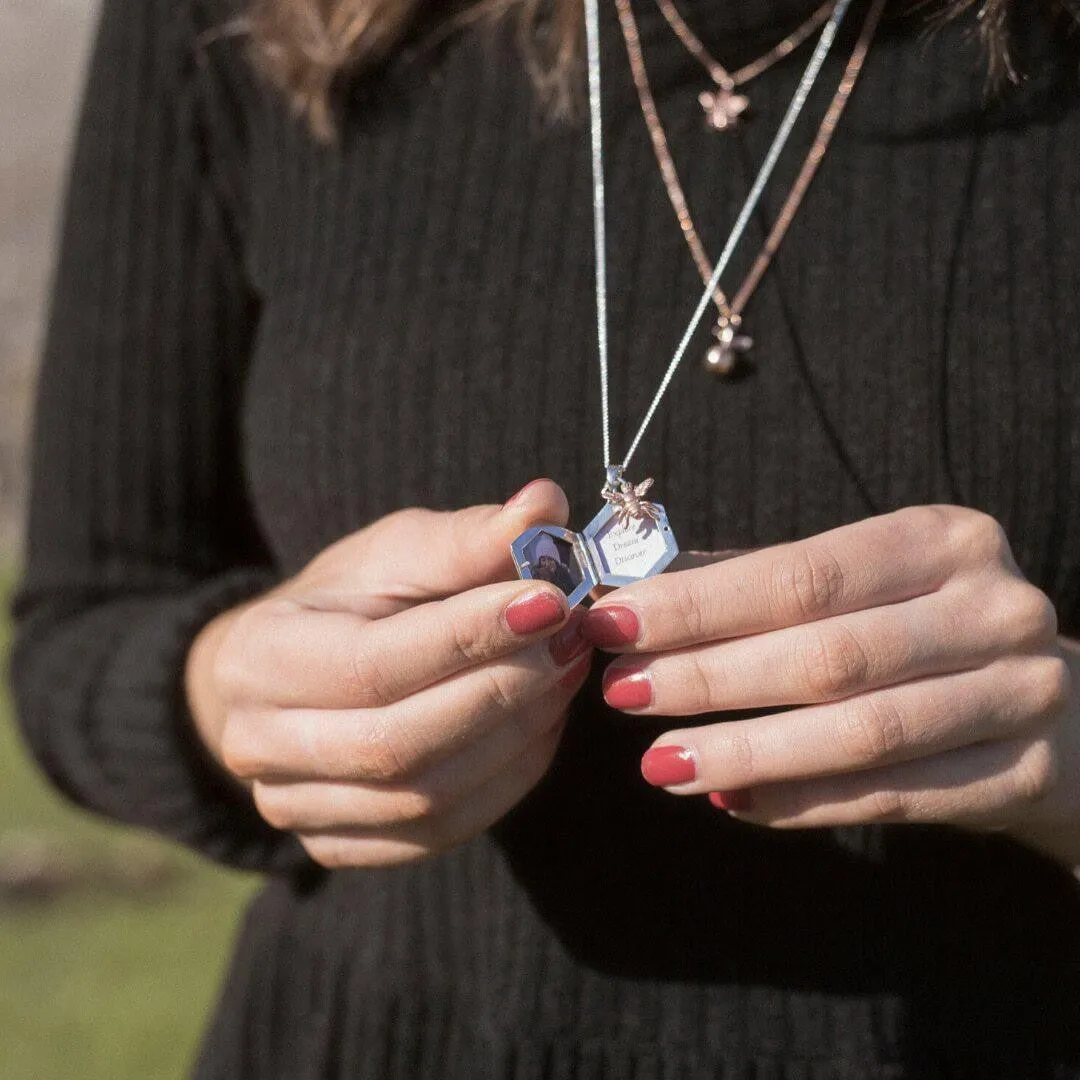 Bee Locket White Gold   Photos