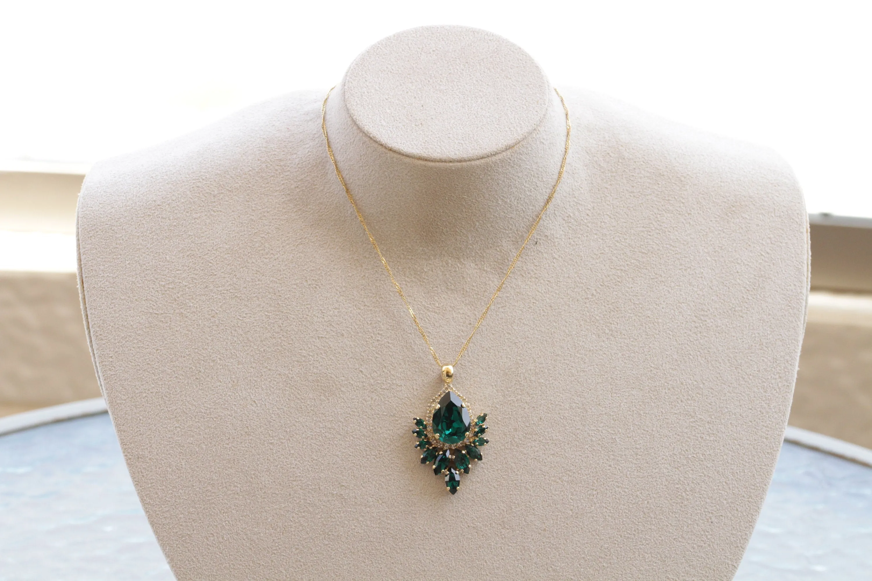 BLACK BRIDAL NECKLACE