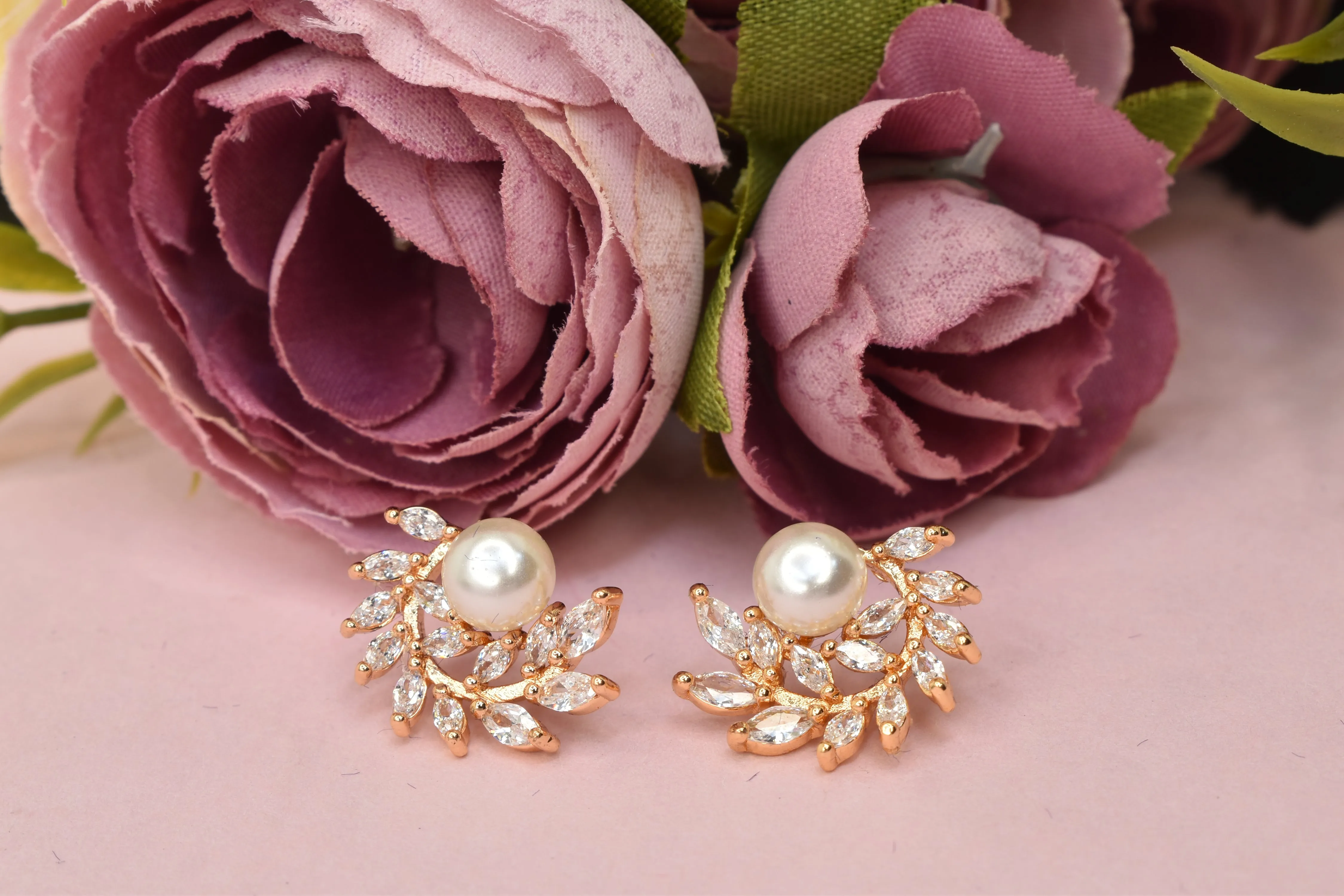 Elegant Rose Gold Studs: Everyday & Occasion
