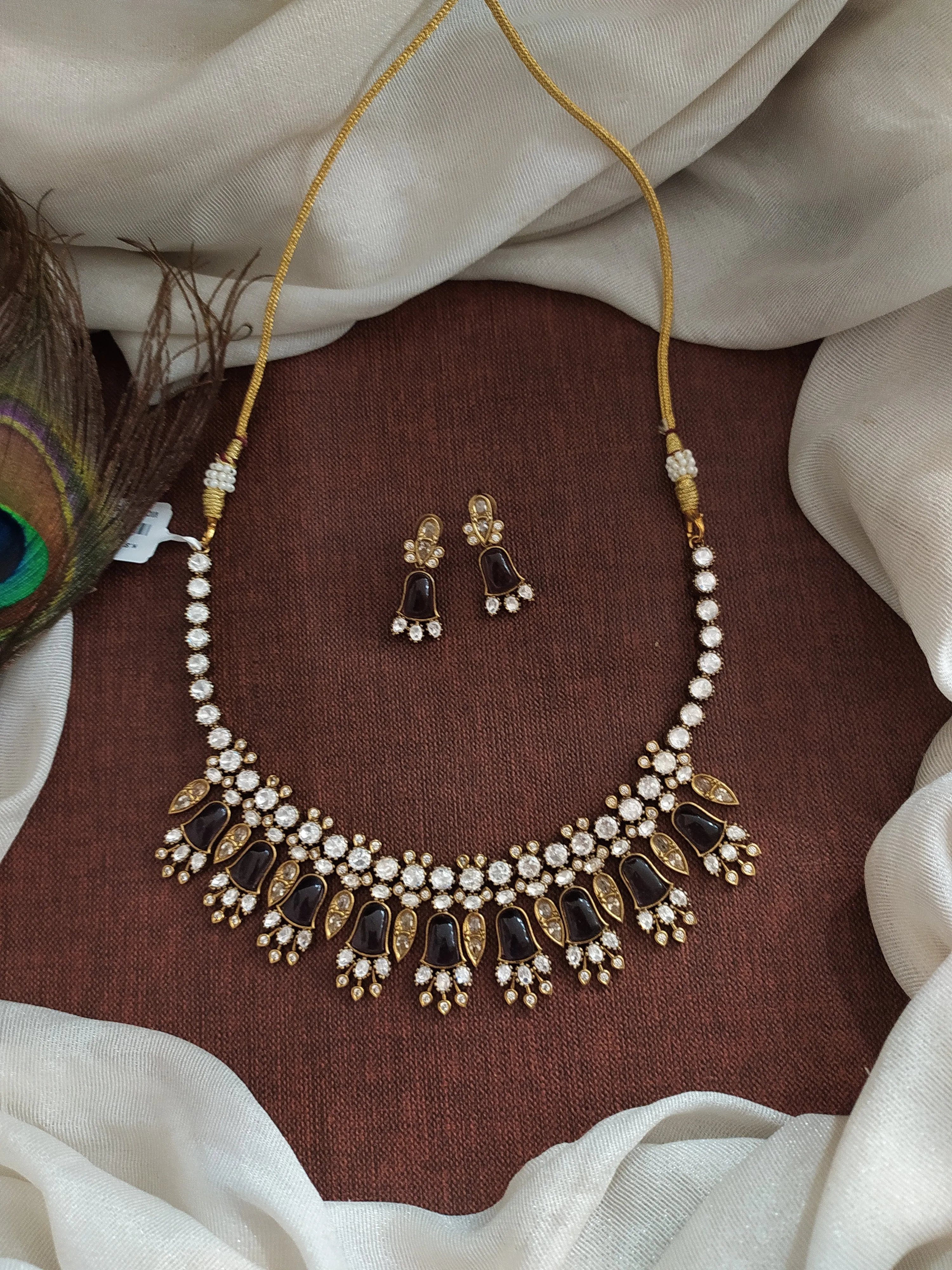 Elegant Victorian Solitaire and Floral Design Necklace Set