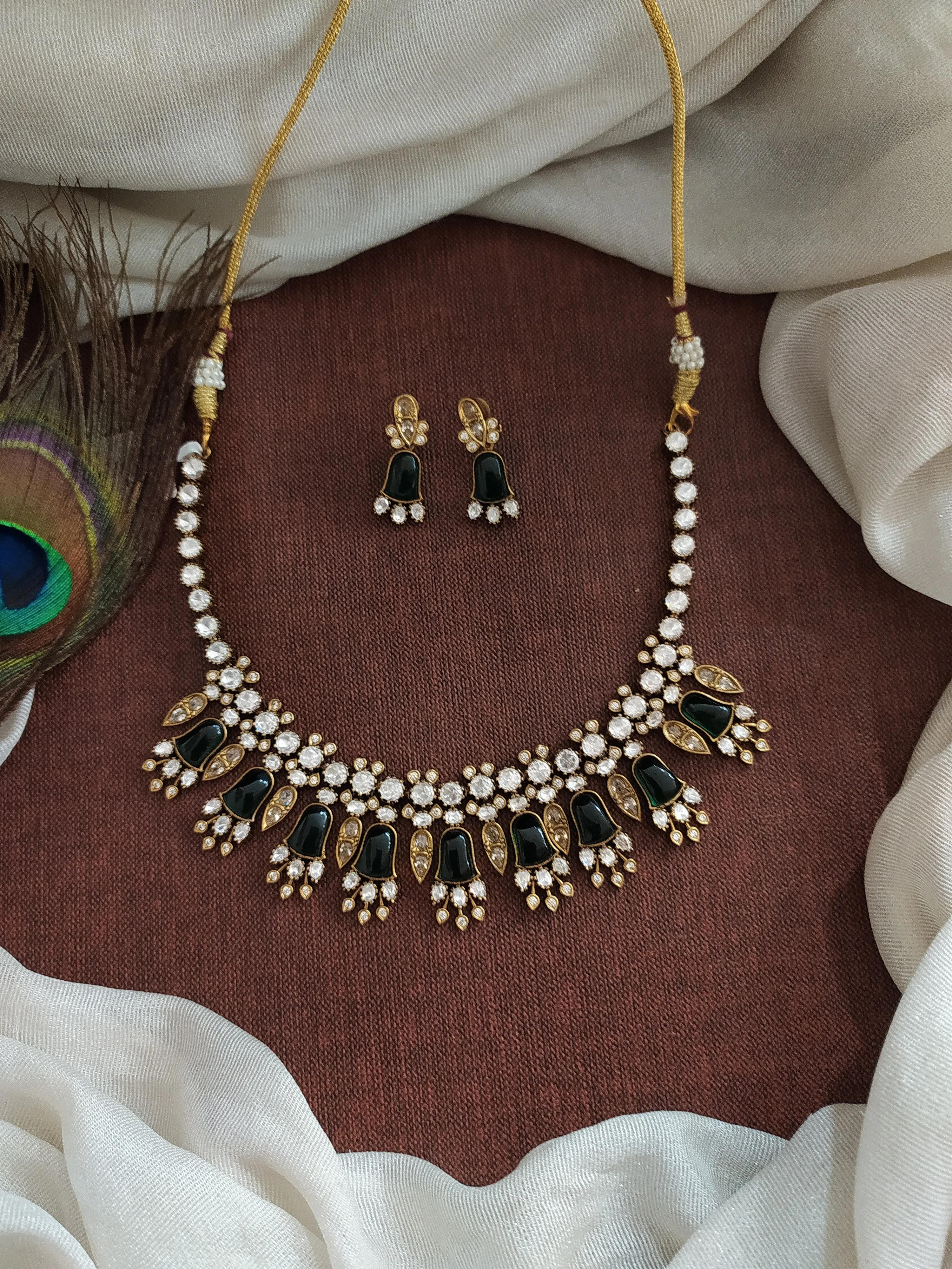 Elegant Victorian Solitaire and Floral Design Necklace Set