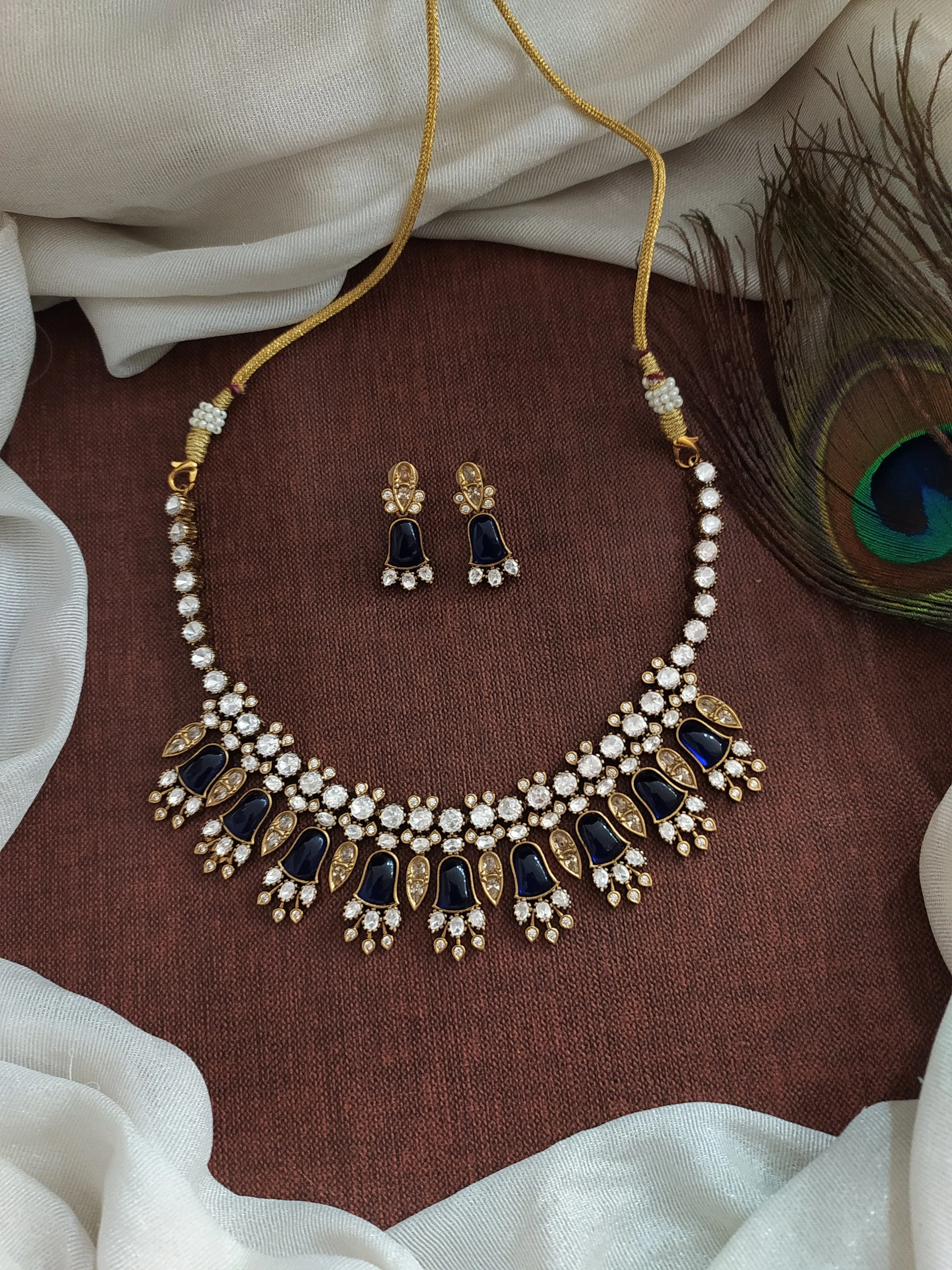 Elegant Victorian Solitaire and Floral Design Necklace Set