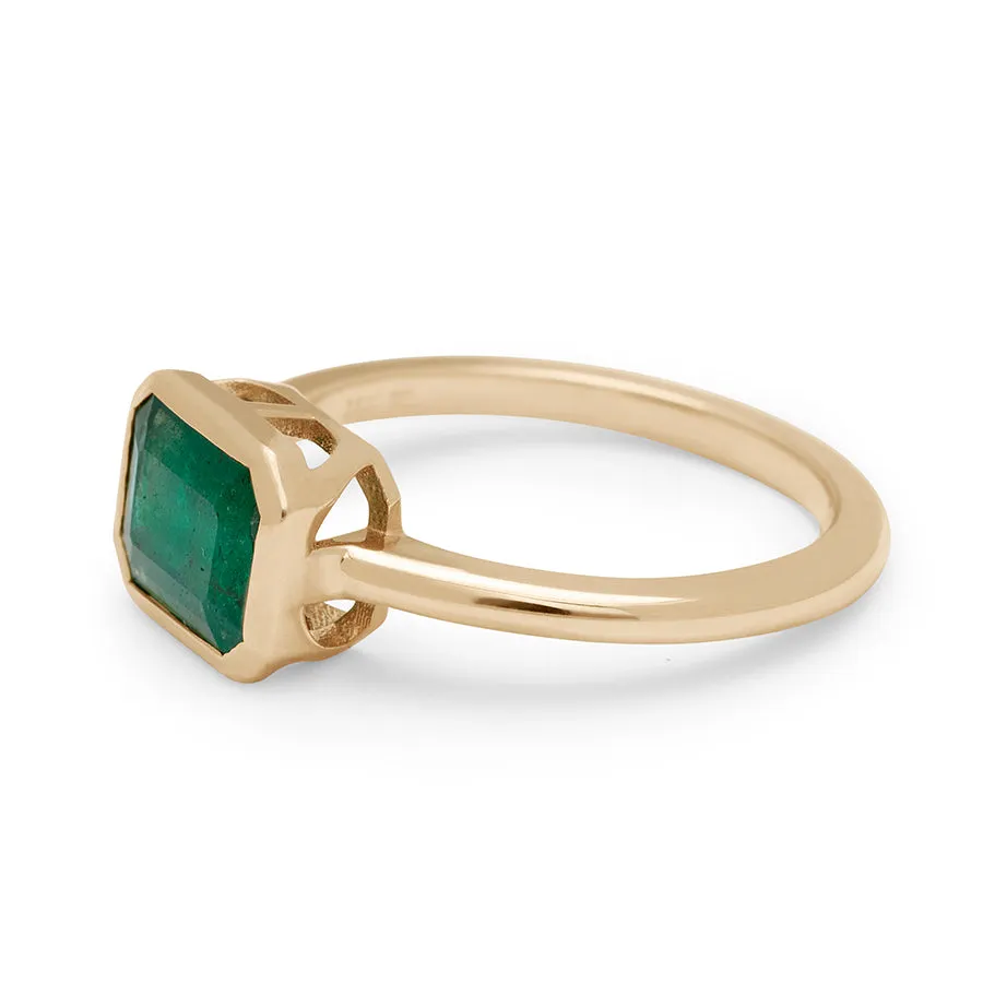 Elongated East/West Bezel Rosette Ring - Yellow Gold & Emerald