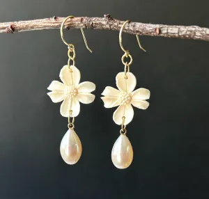 EXQUISITE TEARDROP DOGWOOD BONE CARVING PEARL EARRINGS
