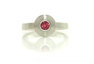 Facetted bezel