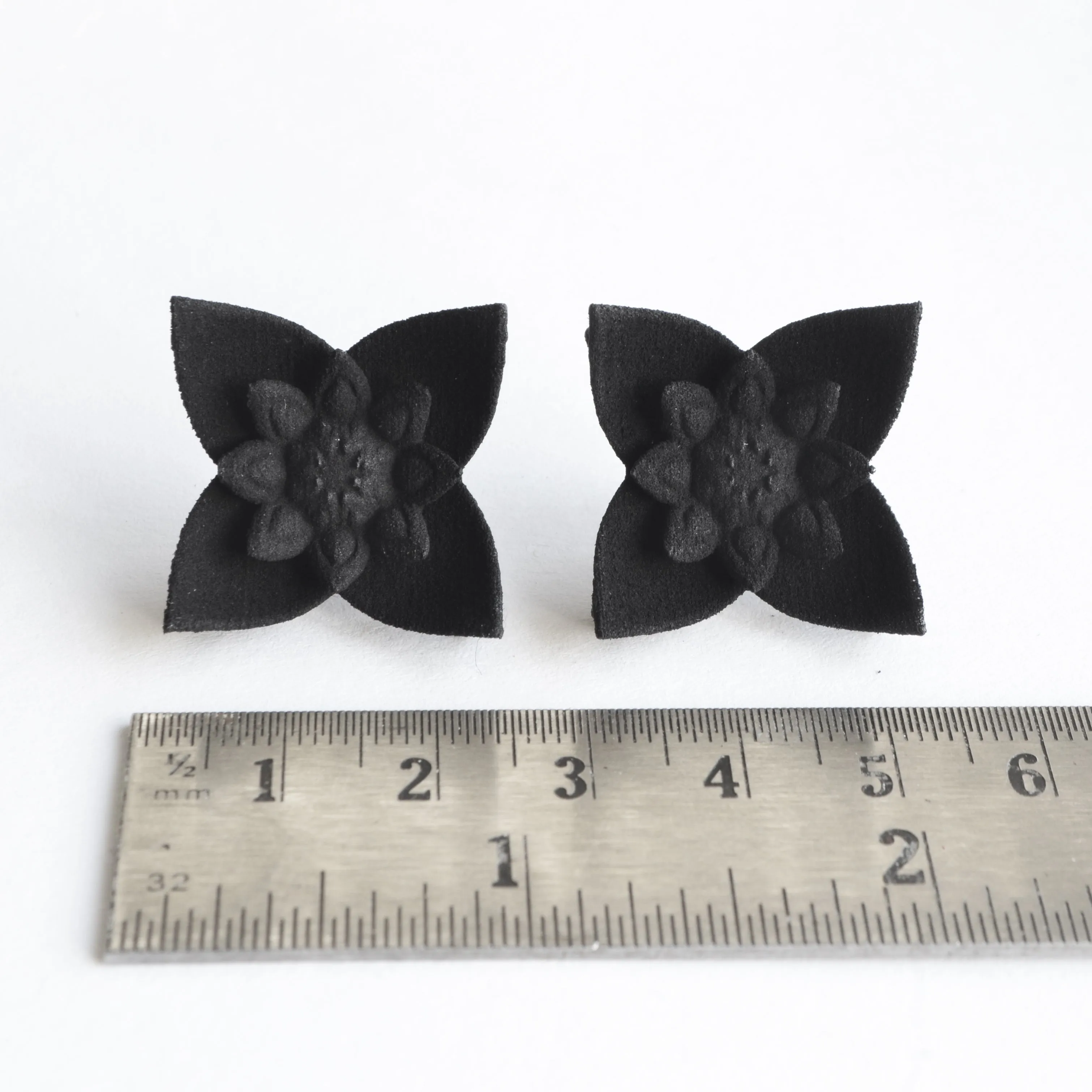 Flower Stud Earrings - Dahlia