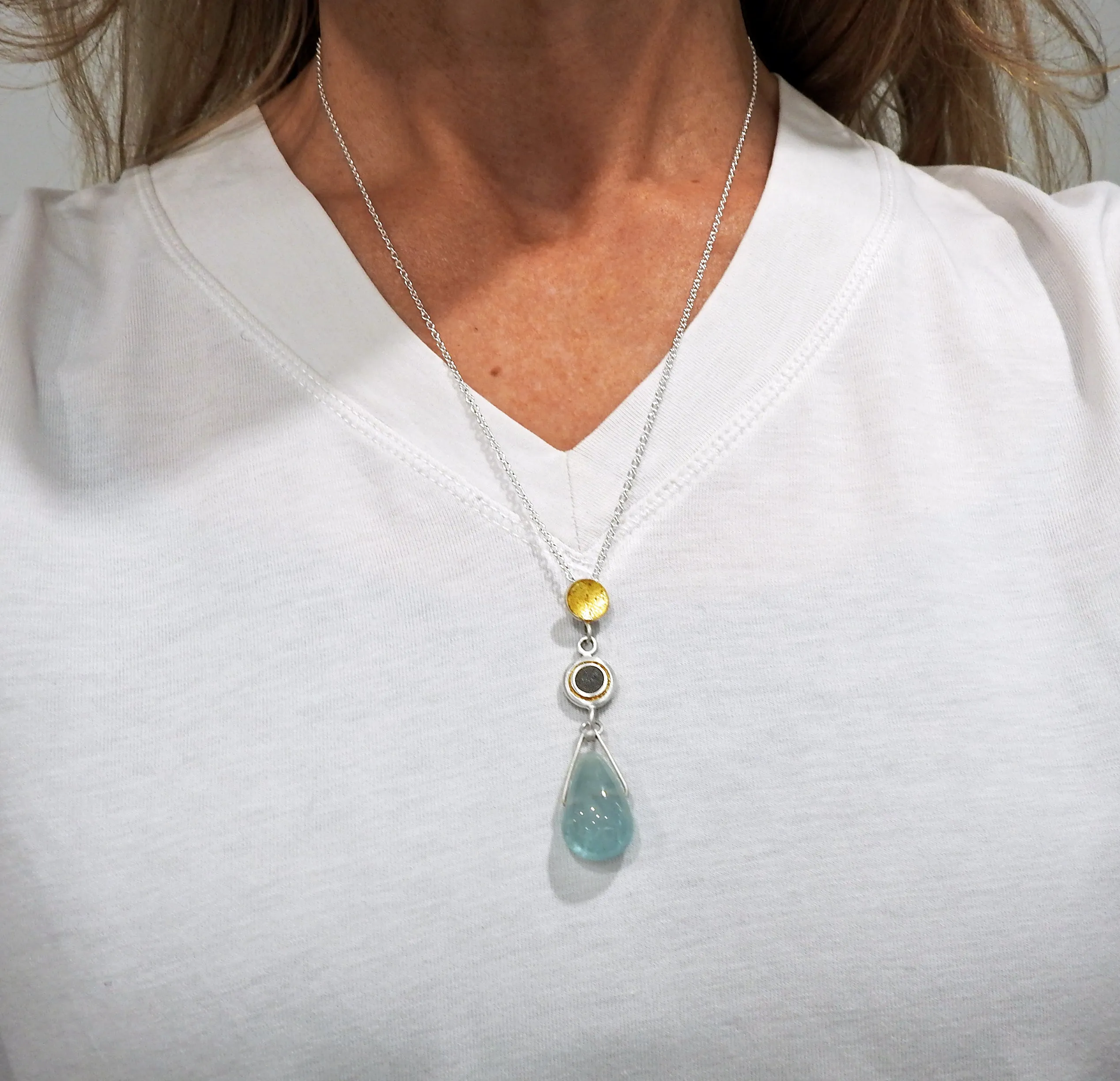 Little bit of sun with limestone and aqua