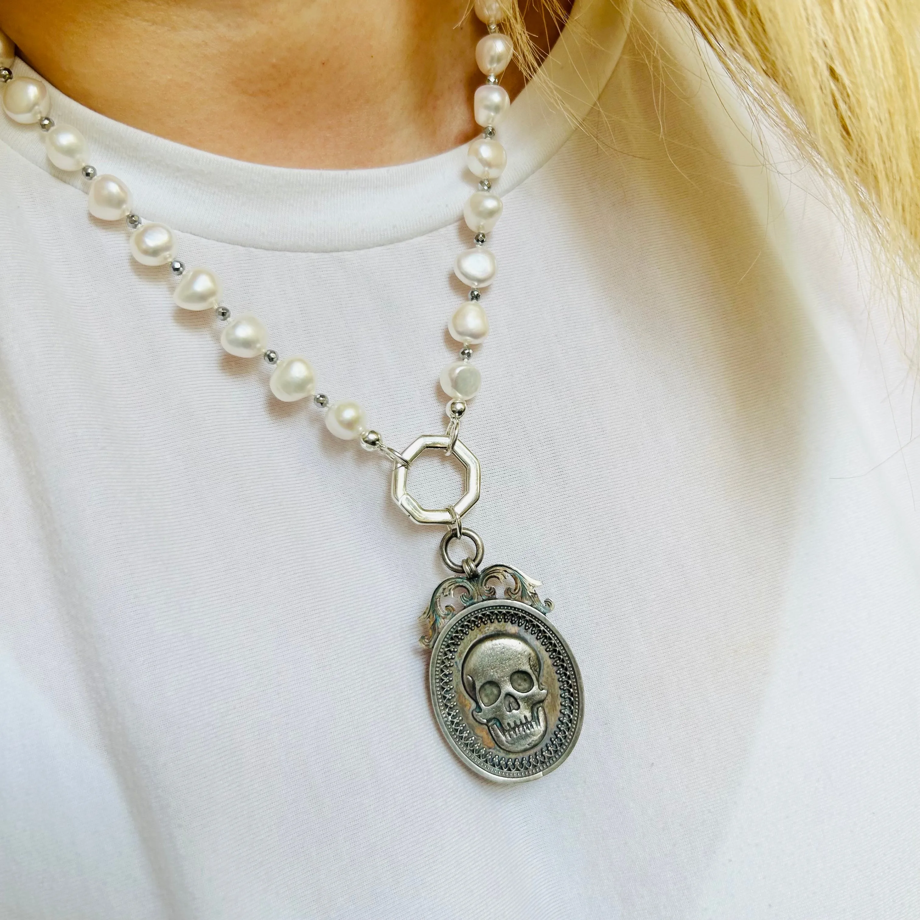 Memento Mori | Skull & Pearls Necklace