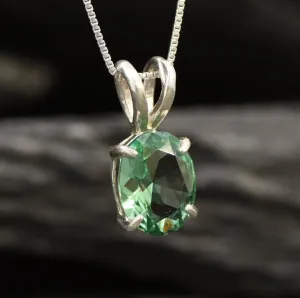 Mint Emerald Pendant - Dainty Green Necklace - Vintage Oval Necklace