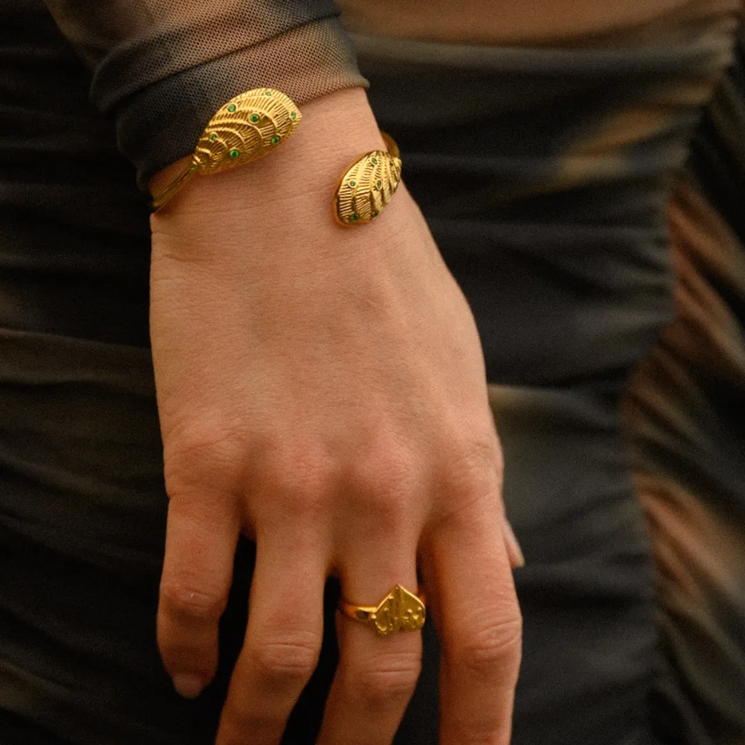 Moana Cuff – Ocean-Inspired Gold Bangle