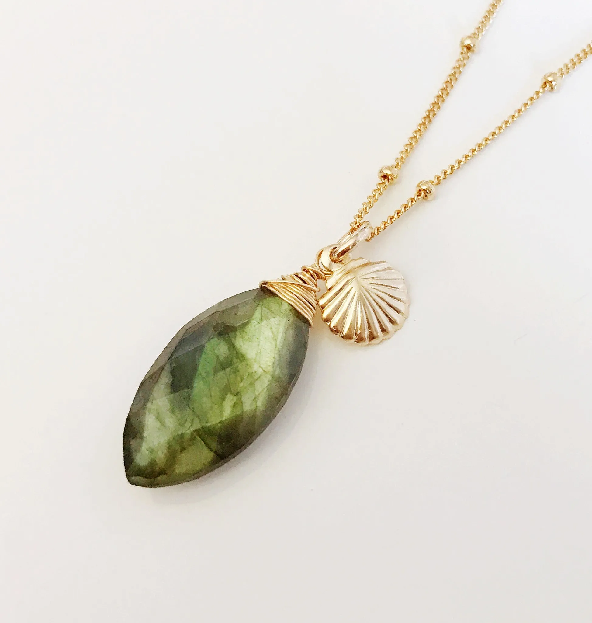 Necklace Keri - Marquise labradorite (N229)