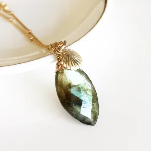 Necklace Keri - Marquise labradorite (N229)