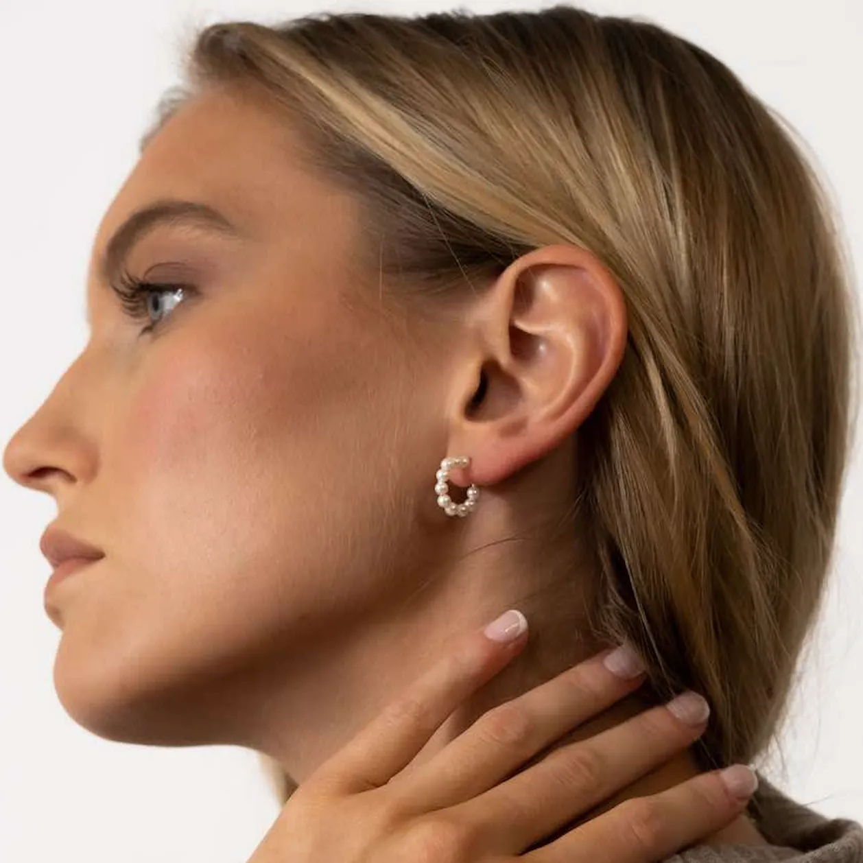 PEARL HOOPS