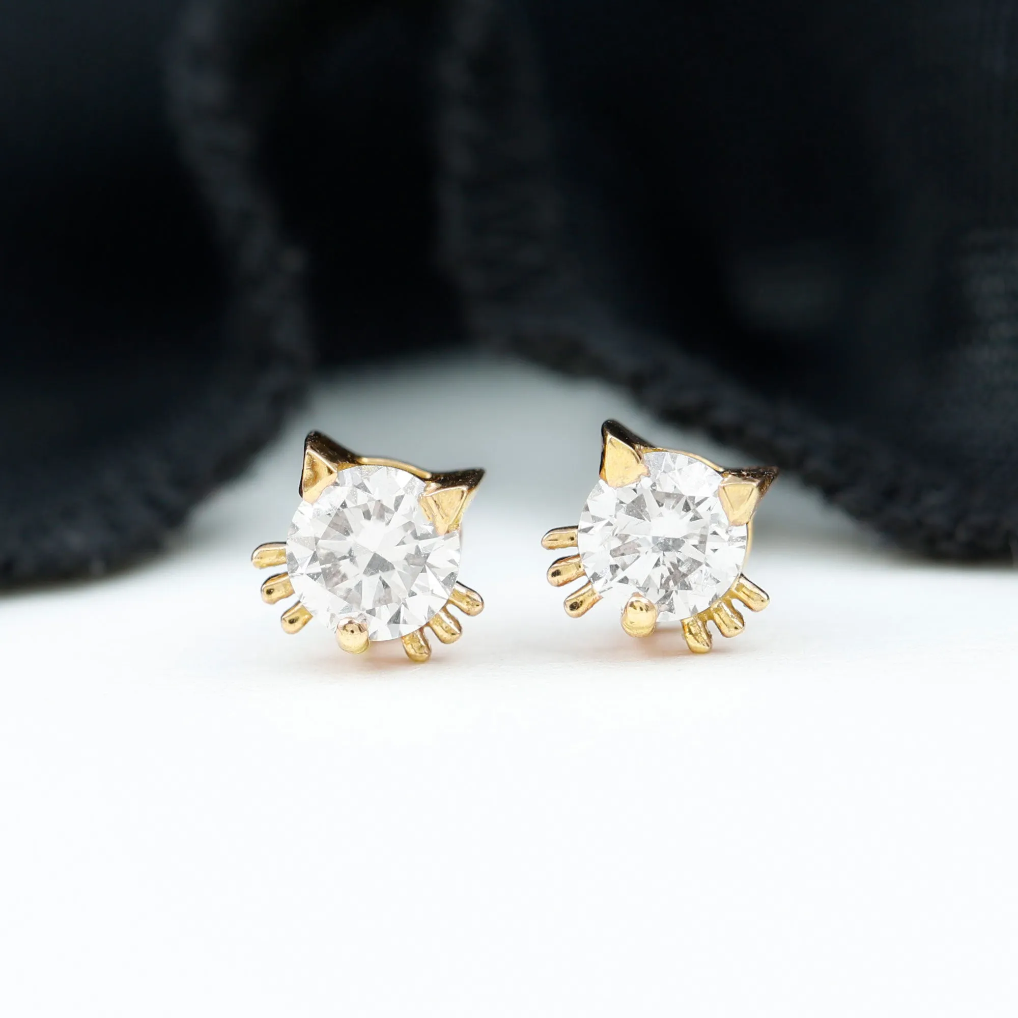 Round Real Diamond Cat Stud Earrings