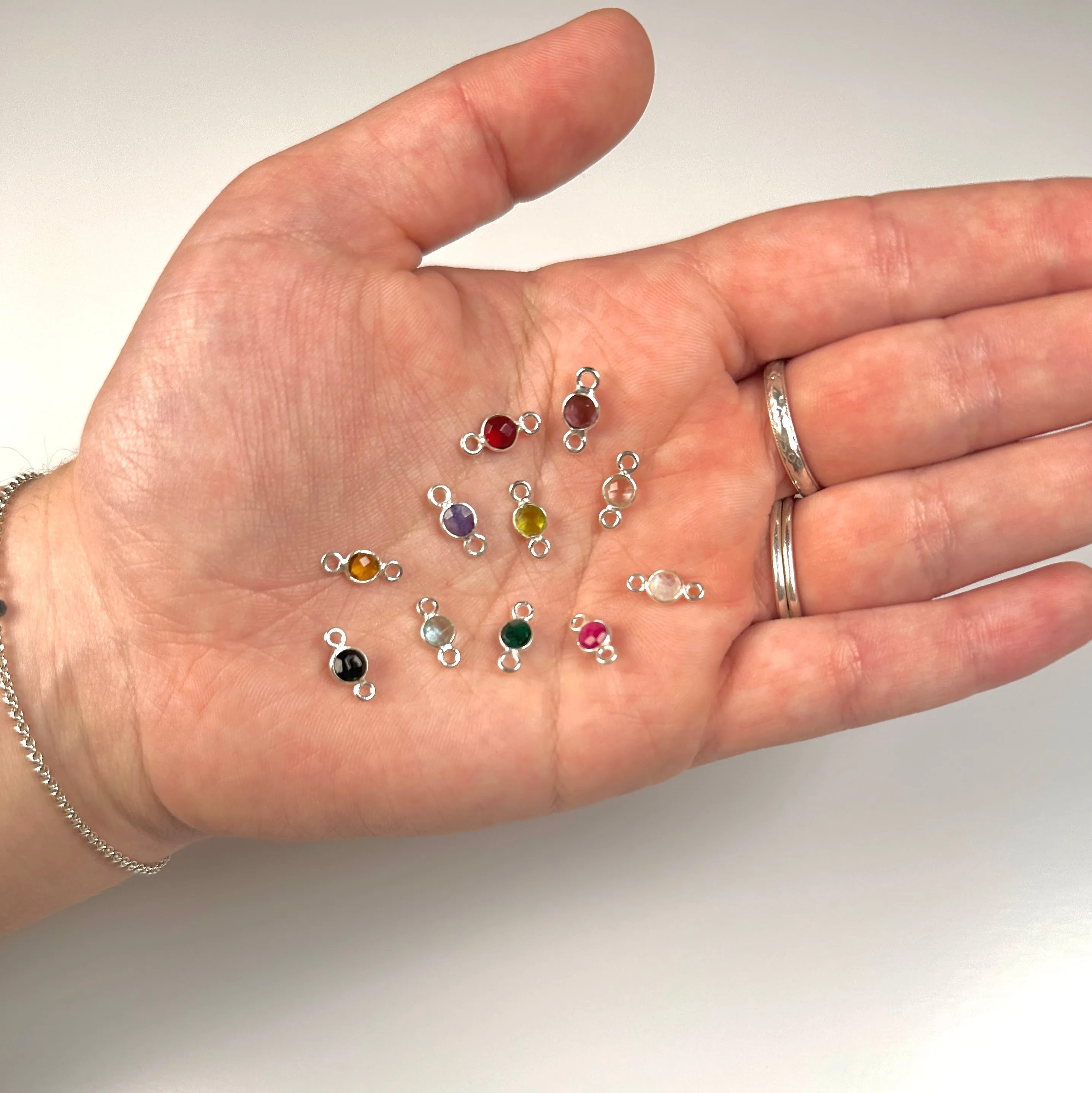 Tiny Round Channel Set Clear Quartz Connector