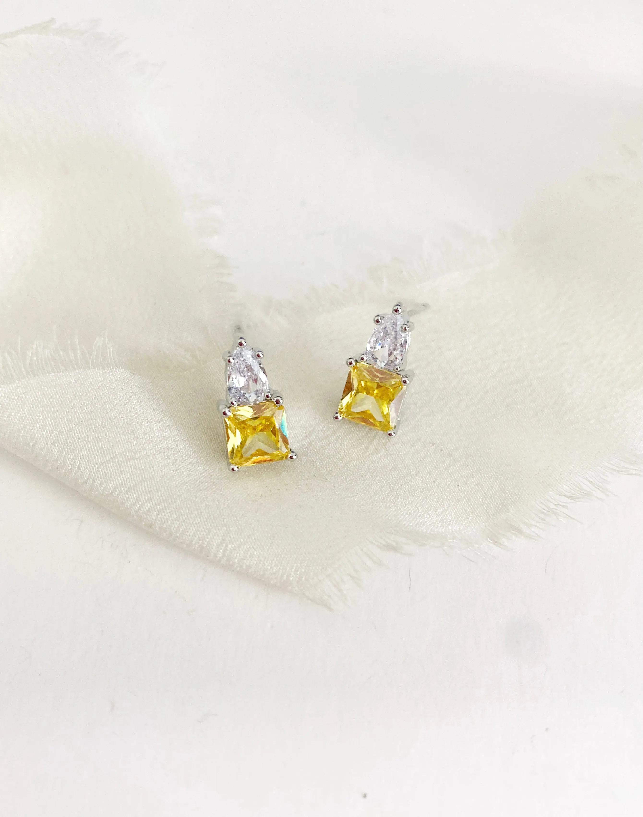 Vania Earrings