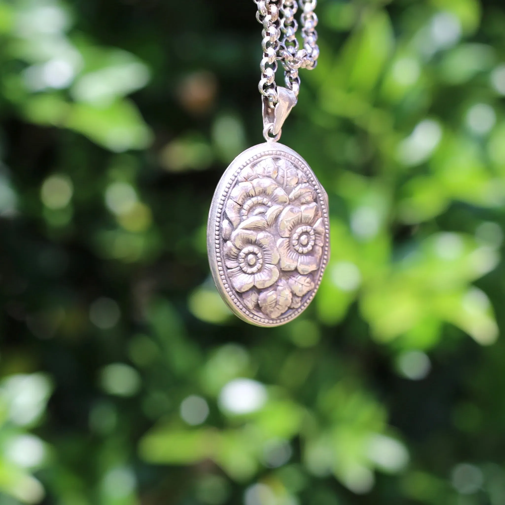 Vintage Silver Belcher Chain with Vintage Floral Embossed Locket, 27.2g