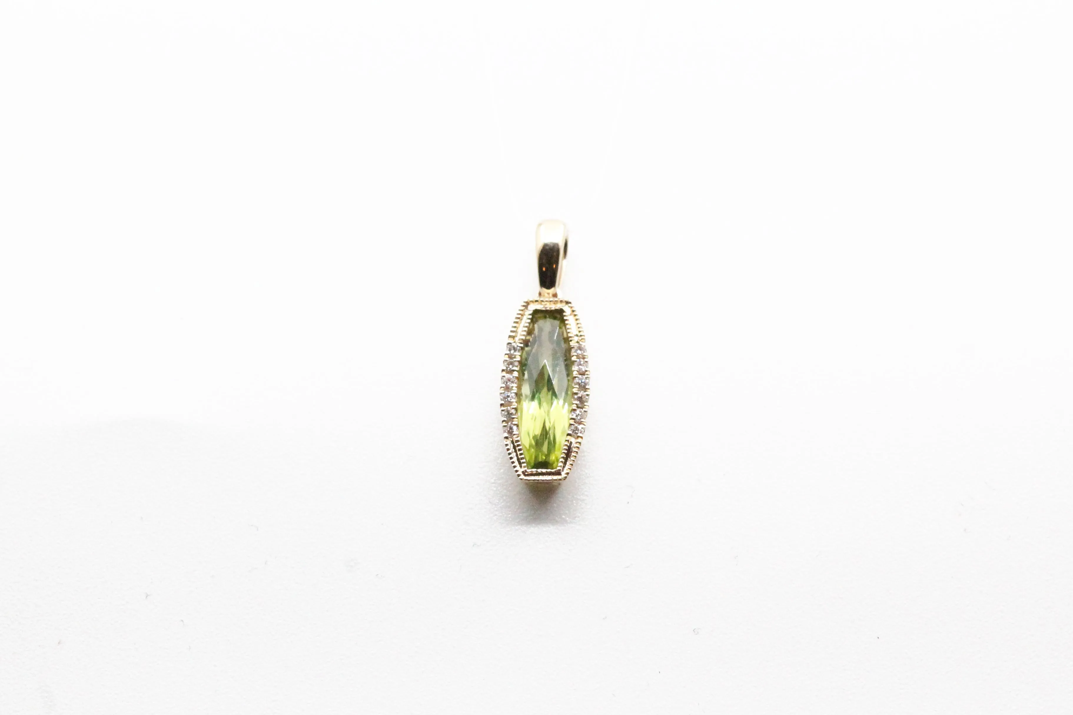 Yellow Gold Peridot Milgrain Pendant